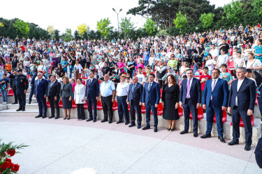 Xətai rayonunda "1 İyun-Uşaqların Beynəlxalq Müdafiəsi Günü " ilə bağlı möhtəşəm konsert proqramı təşkil olunub+Video