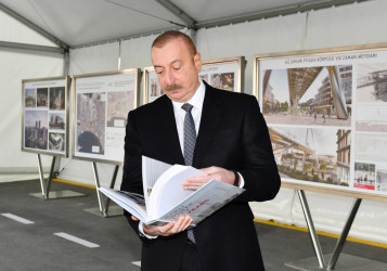 Bakı Ağ Şəhərin Mərkəzi Park Kvartalında bir sıra infrastruktur obyektlərinin inşası tamamlanıb.  Prezident İlham Əliyev görülən işlərlə tanış olub, Qarabağ Atları Kompleksinin təməlini qoyub