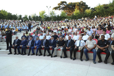 Xətai rayonunda Ulu Öndər Heydər Əliyevin ilk dəfə hakimiyyətə gəlməsinin 56-cı ildönümünə həsr olunmuş "Dahi" adlı konsert proqramı təşkil edilib+VİDEO