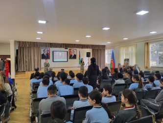 204 saylı məktəbdə Vətən Müharibəsi şəhidi Kərimov Sənan Rəhman oğlunun xatirəsinə həsr olunmuş tədbir keçirilib