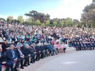 Xətai rayonunda Ümummilli lider Heydər Əliyevin anadan olmasının 102 illiyinə həsr olunmuş möhtəşəm konsert proqramı təşkil olunub