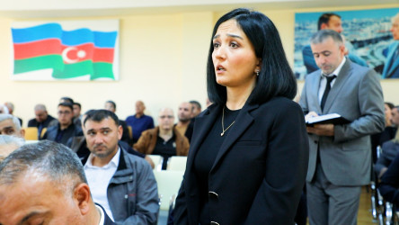 Rayon İcra Hakimiyyətinin başçısı 191 saylı tam orta məktəbdə vətəndaşlarla görüşdü