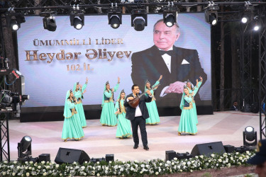 Xətai rayonunda Ümummilli lider Heydər Əliyevin anadan olmasının 102 illiyinə həsr olunmuş möhtəşəm konsert proqramı təşkil olunub
