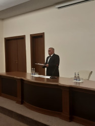 Xətai Rayon İcra Hakimiyyətində “Korrupsiyaya qarşı mübarizənin gücləndirilməsinə dair 2022─2026-cı illər üçün Milli Fəaliyyət Planı”na uyğun olaraq iclas keçrilib
