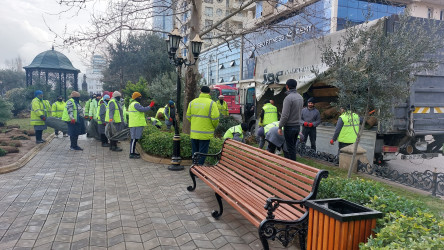 Xocalı soyqırımının 32-ci ildönümü ilə bağlı "Ana fəryadı" abidəsinin yerləşdiyi parkda abadlıq işləri aparılır