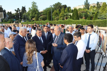 Xətai rayonunda Heydər Əliyev adına  parkda “Unudulmaz Lider” adlı  foto-sərgi keçirilib