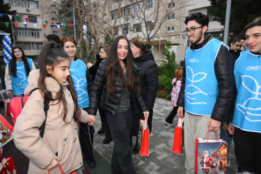 Xətai rayonu, Neapol küçəsi 7 ünvanında abad həyət  sakinlərin istifadəsinə verilib