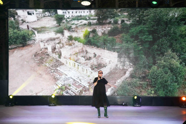 Xətai rayonunda Ümummilli lider Heydər Əliyevin 100 illik yubileyi və Milli Qurtuluş Günü münasibətilə möhtəşəm konsert proqramı və atəşfəşanlıq  təşkil olunub+VİDEO