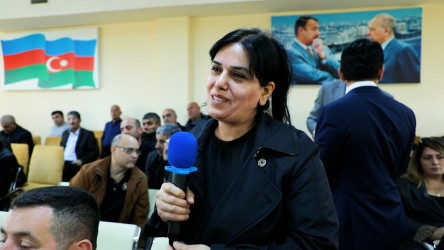 Rayon İcra Hakimiyyətinin başçısı 191 saylı tam orta məktəbdə vətəndaşlarla görüşdü