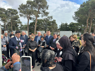 Vətən Müharibəsi şəhidləri  Məmmədov Rövlan Qurban oğlu və Əliyev Samir Əliheydər oğlunun  məzarları ziyarət olunub