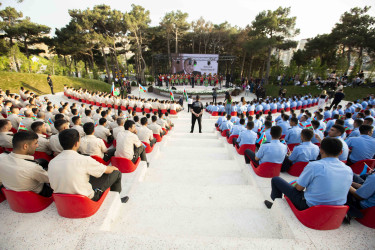 Xətai rayonunda hərbi-vətənpərvər mahnıların ifaçısı Şəmistan Əlizamanlının və Hərbi Orkestrin konsert proqramı təşkil olunub+VİDEO