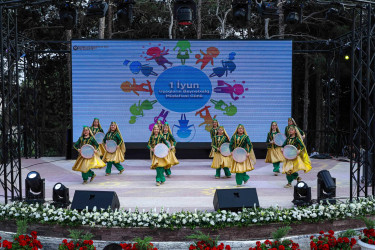 Xətai rayonunda "1 İyun-Uşaqların Beynəlxalq Müdafiəsi Günü " ilə bağlı möhtəşəm konsert proqramı təşkil olunub+Video