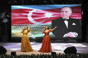 Xətai rayonunda Ulu Öndər Heydər Əliyevin ilk dəfə hakimiyyətə gəlməsinin 56-cı ildönümünə həsr olunmuş "Dahi" adlı konsert proqramı təşkil edilib+VİDEO