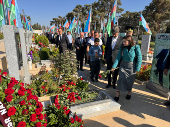 Vətən Müharibəsi şəhidi Cəfərli Həmid Kərim oğlunun anım günündə II Fəxri Xiyabanda məzarı ziyarət olunub