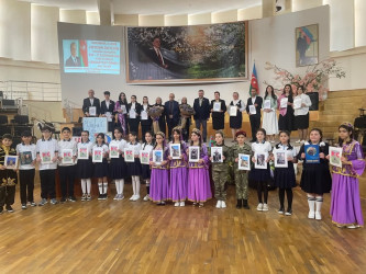 Xətai rayon məktəblərində Ulu Öndərin anadan olmasının 102-ci ildönümünə həsr olunmuş silsilə tədbirlər keçirilib