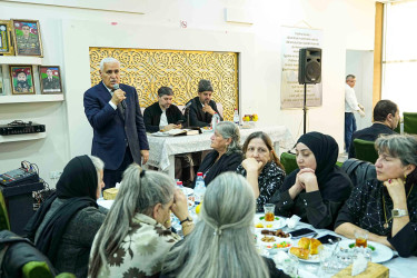 Xətai rayonunda Aprel şəhidlərinin xatirəsinə ehsan süfrəsi təşkil olunub