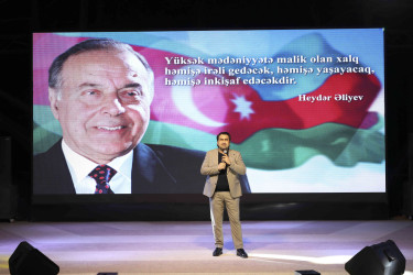 Xətai rayonunda Ulu Öndər Heydər Əliyevin ilk dəfə hakimiyyətə gəlməsinin 56-cı ildönümünə həsr olunmuş "Dahi" adlı konsert proqramı təşkil edilib+VİDEO