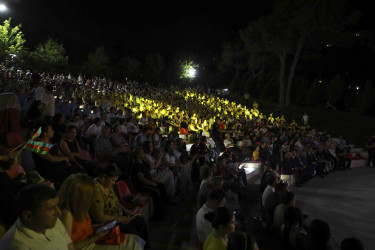 Xətai rayonunda Ulu Öndər Heydər Əliyevin ilk dəfə hakimiyyətə gəlməsinin 56-cı ildönümünə həsr olunmuş "Dahi" adlı konsert proqramı təşkil edilib+VİDEO