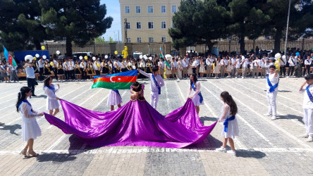 Xətai rayon məktəblərində "Son Zəng" tədbirləri keçirilb