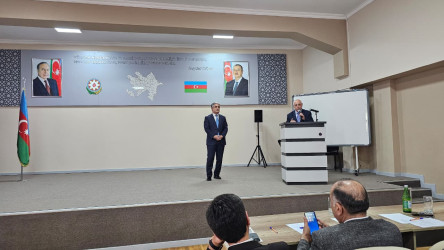 Xətai rayonunda “Heydər Əliyev və Azərbaycan tarixi” mövzusunda referat müsabiqəsinin qalibləri mükafatlandırılıb