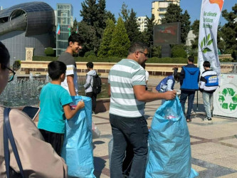 Xətai rayonunda “Tullantıları hədiyyələrə dəyiş” festivalı təşkil olunub