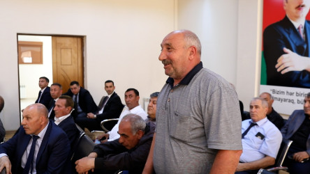 Rayon İcra Hakimiyyətinin başçısı 55 saylı tam orta məktəbdə vətəndaşlarla görüşdü