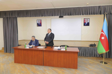 Rayon İcra Hakimiyyətinin başçısı 221 saylı tam orta məktəbdə vətəndaşlarla görüşdü