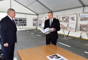 Bakı Ağ Şəhərin Mərkəzi Park Kvartalında bir sıra infrastruktur obyektlərinin inşası tamamlanıb.  Prezident İlham Əliyev görülən işlərlə tanış olub, Qarabağ Atları Kompleksinin təməlini qoyub