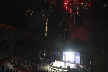 Xətai rayonunda Ulu Öndər Heydər Əliyevin ilk dəfə hakimiyyətə gəlməsinin 56-cı ildönümünə həsr olunmuş "Dahi" adlı konsert proqramı təşkil edilib+VİDEO