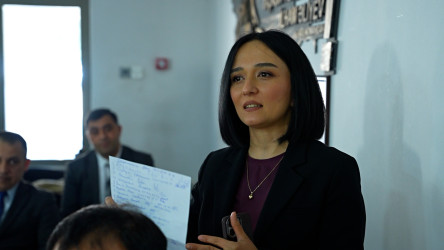 Rayon İcra Hakimiyyətinin başçısı 171 saylı tam orta məktəbdə vətəndaşlarla görüşüb