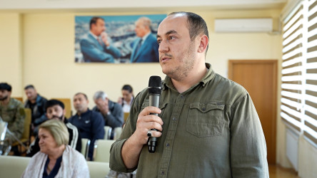 Rayon İcra Hakimiyyətinin başçısı 191 saylı tam orta məktəbdə vətəndaşlarla görüşüb