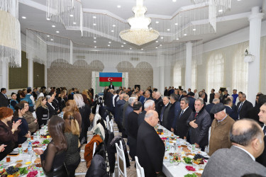 Xətai rayonunda Ulu Öndərin anım günü ilə əlaqədar ehsan süfrəsi açılıb