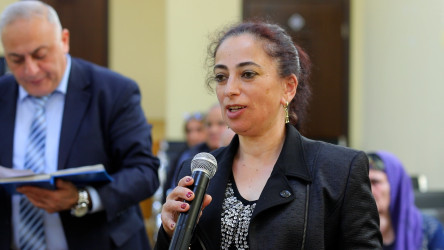 Rayon İcra Hakimiyyətinin başçısı 29 saylı tam orta məktəbdə vətəndaşlarla görüşdü