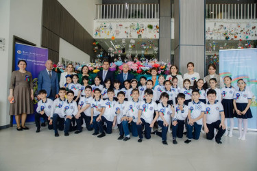 Xətai rayon məktəblərində Ulu Öndərin anadan olmasının 102-ci ildönümünə həsr olunmuş silsilə tədbirlər keçirilib