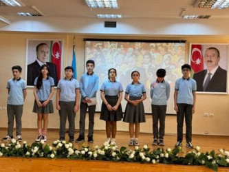 Xətai rayon məktəblərində Ulu Öndərin anadan olmasının 102-ci ildönümünə həsr olunmuş silsilə tədbirlər keçirilib