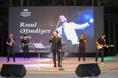 Xətai rayonunda müğənni Rəsul Əfəndiyevin konserti təşkil olunub