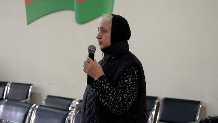 Rayon İcra Hakimiyyətinin başçısı 204 saylı tam orta məktəbdə vətəndaşlarla görüşüb