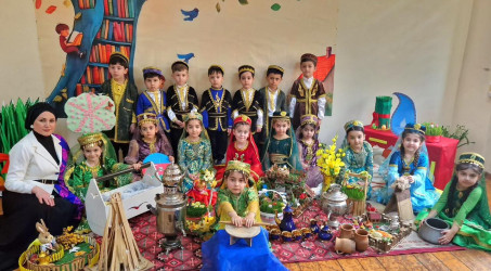Xətai rayonunda Novruz Bayramı münasibətilə rayon məktəblərində silsilə tədbirlər təşkil olunub.