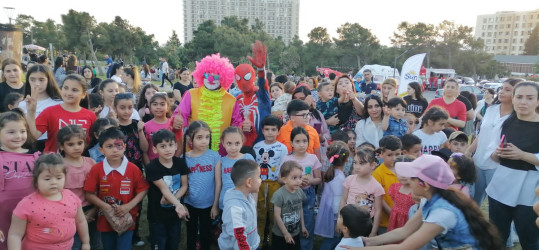 Xətai rayonunda 1 İyun – Uşaqların Beynəlxalq Müdafiəsi Günü ilə əlaqədar "Gələcək sağlam olsun" adlı bayram tədbiri keçirilib