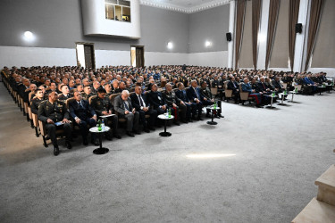 Heydər Əliyev adına Hərbi İnstitutda “Zəfər Günü”nün dördüncü ildönümünə həsr olunmuş  konfrans keçirilib.