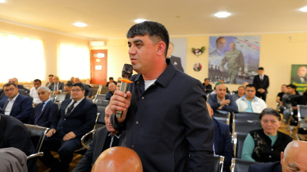 Rayon İcra Hakimiyyətinin başçısı 221 saylı tam orta məktəbdə vətəndaşlarla görüşdü