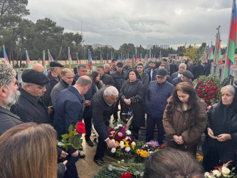 Vətən Müharibəsi şəhidi Şikarov Nəcəf Şikar oğlu və Vətən Müharibəsi Qəhrəmanı Noçuyev Surxay Əbdül oğlunun anım günündə məzarları rayon ictimaiyyəti tərəfindən ziyarət olunub