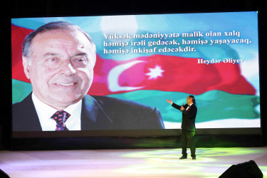 Xətai rayonunda Ulu Öndər Heydər Əliyevin ilk dəfə hakimiyyətə gəlməsinin 56-cı ildönümünə həsr olunmuş "Dahi" adlı konsert proqramı təşkil edilib+VİDEO