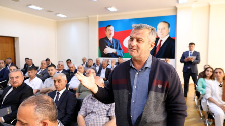 Rayon İcra Hakimiyyətinin başçısı 55 saylı tam orta məktəbdə vətəndaşlarla görüşdü
