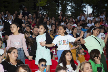 Xətai rayonunda "1 İyun-Uşaqların Beynəlxalq Müdafiəsi Günü" münasibətilə  konsert proqramı təşkil olunub+VIDEO