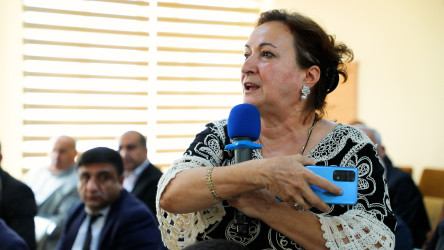 Rayon İcra Hakimiyyətinin başçısı 191 saylı tam orta məktəbdə vətəndaşlarla görüşdü