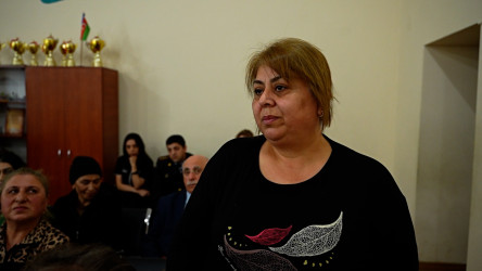 Rayon İcra Hakimiyyətinin başçısı 58 saylı tam orta məktəbdə vətəndaşlarla görüşüb