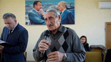 Rayon İcra Hakimiyyətinin başçısı 191 saylı tam orta məktəbdə vətəndaşlarla görüşüb