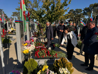 Vətən Müharibəsi şəhidləri İbrahimli Adil Asəm oğlu və Ağalarlı Toğrul Daşqın oğlu və Əliyev Rüfət Fizuli oğlunun anım günündə məzarları rayon ictimaiyyəti tərəfindən ziyarət olunub