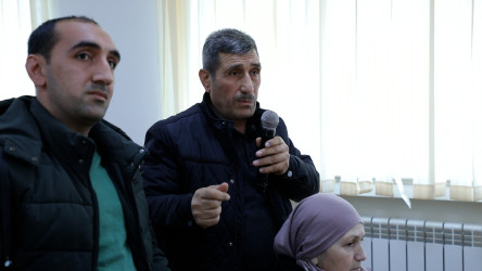 Rayon İcra Hakimiyyətinin başçısı 265 saylı tam orta məktəbdə vətəndaşlarla görüşüb